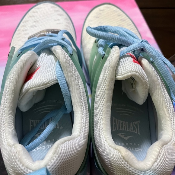 SELLING EVERLAST SNEAKER UNISEX SIZE 7.5 COLOR WHITE & BLUE - Picture 6 of 11